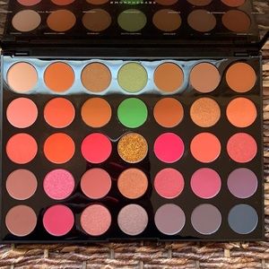 Morphe 35O3 Fierce by Nature
